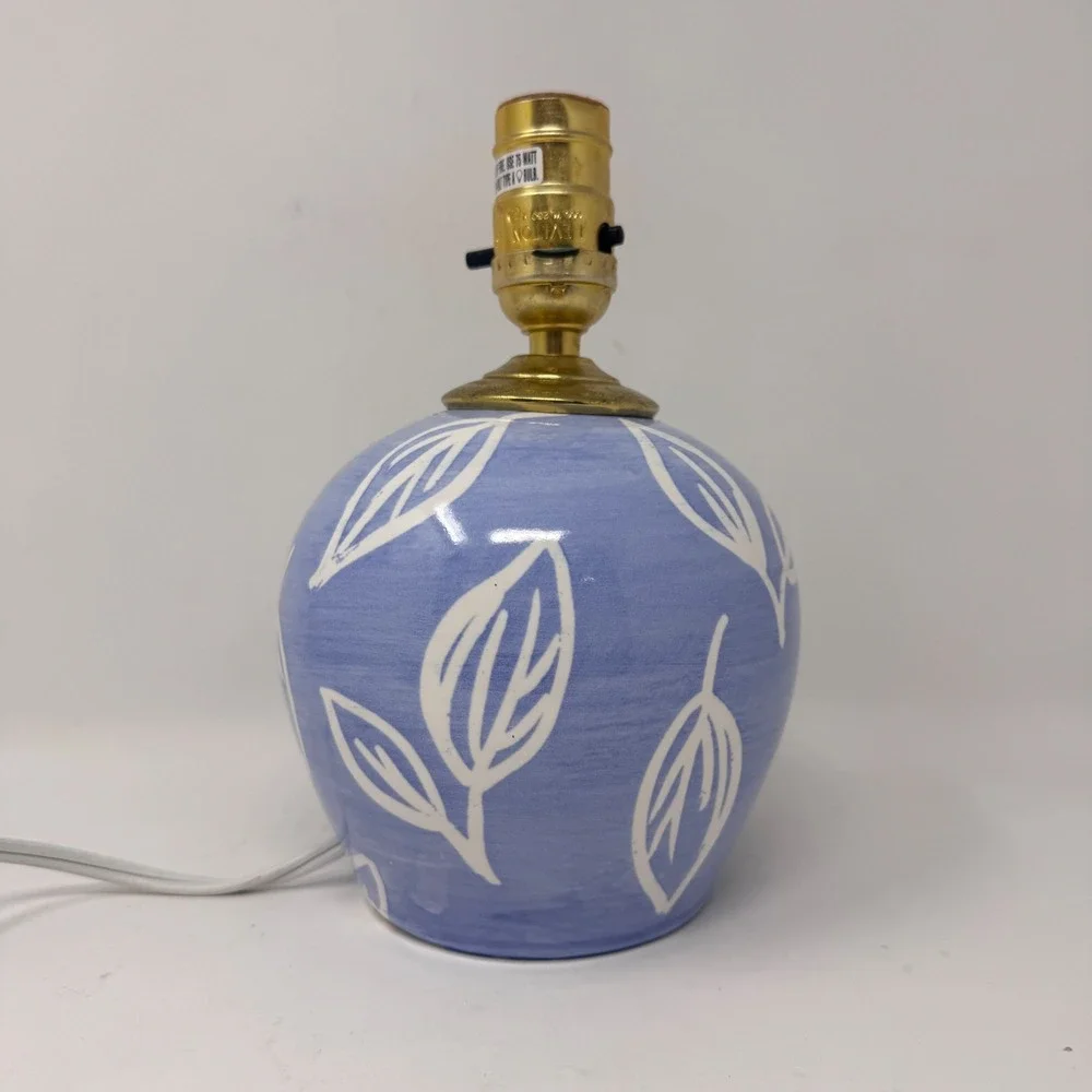 Blue & White Ceramic Table Lamp Leaf Pattern 9